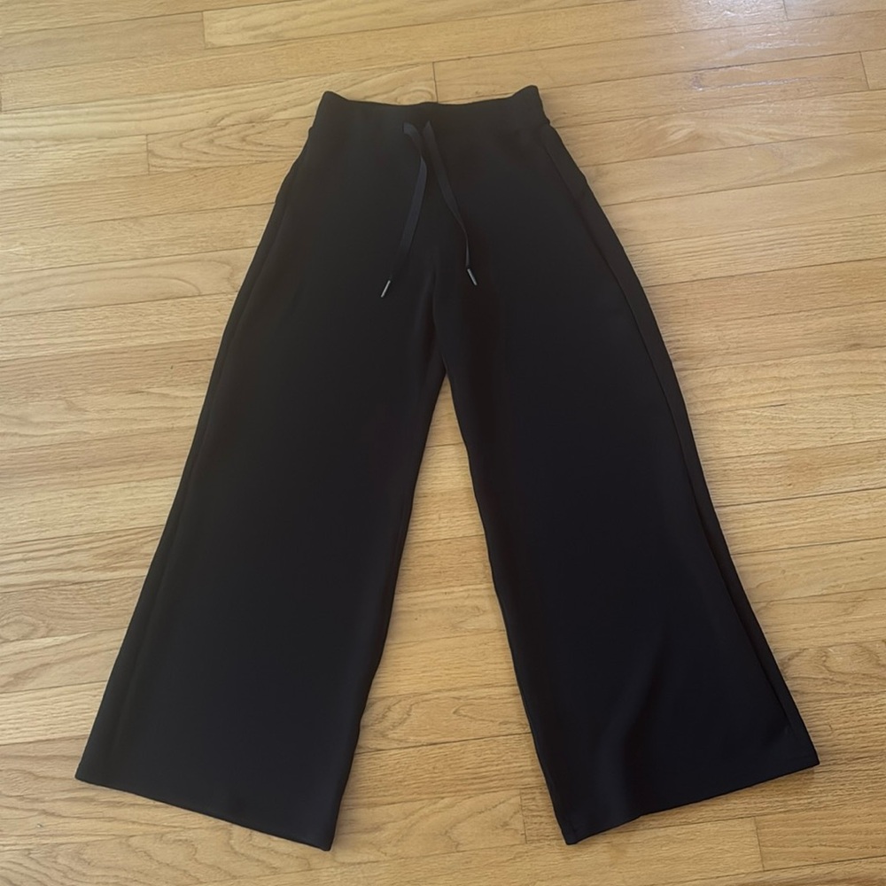 SPANX AirEssentials Wide Leg Pant